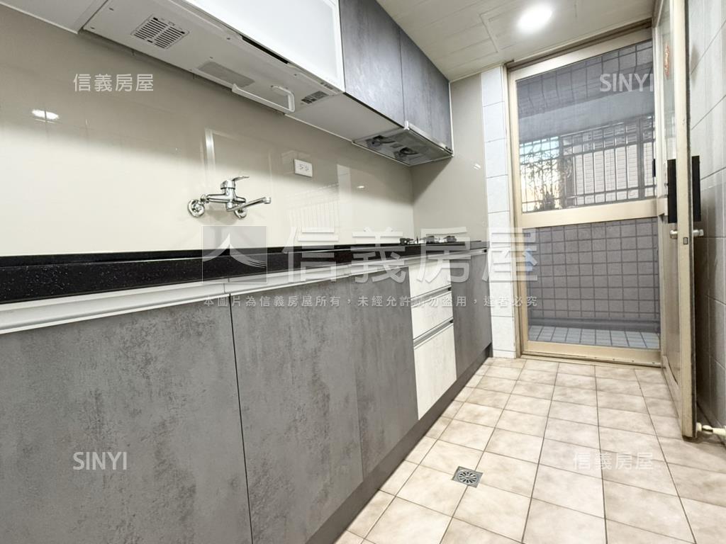太宇長鴻３房１室平車房屋室內格局與周邊環境