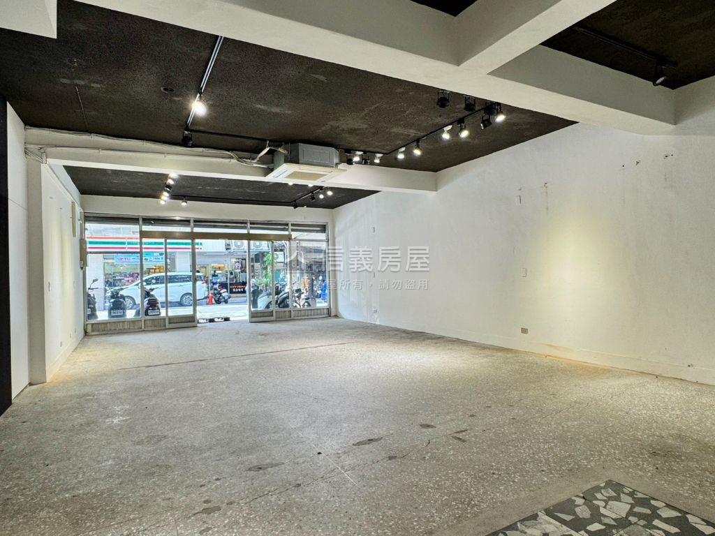 新接大面寬方正金店面房屋室內格局與周邊環境