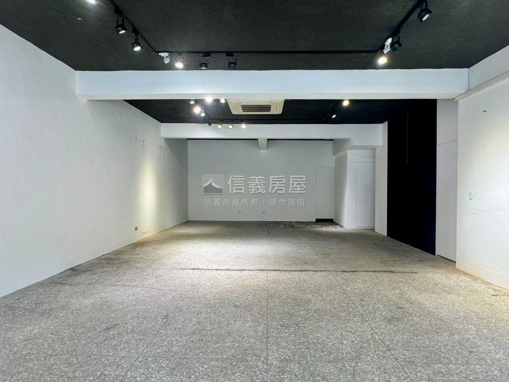 新接大面寬方正金店面房屋室內格局與周邊環境