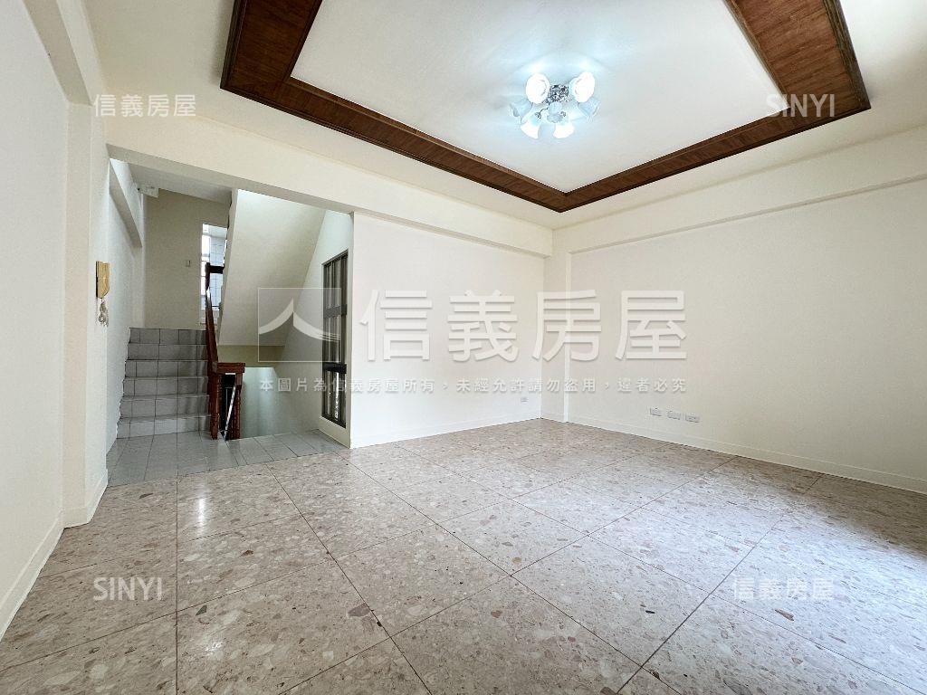 先看北屯觀山景清幽美別墅房屋室內格局與周邊環境