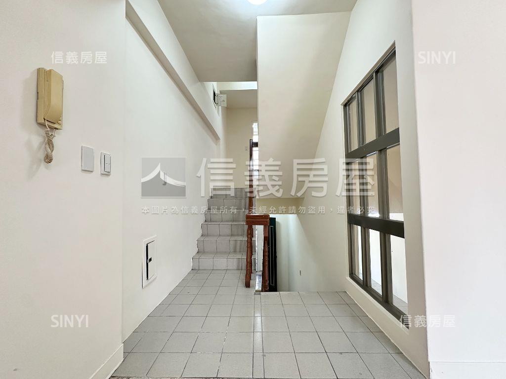 先看北屯觀山景清幽美別墅房屋室內格局與周邊環境