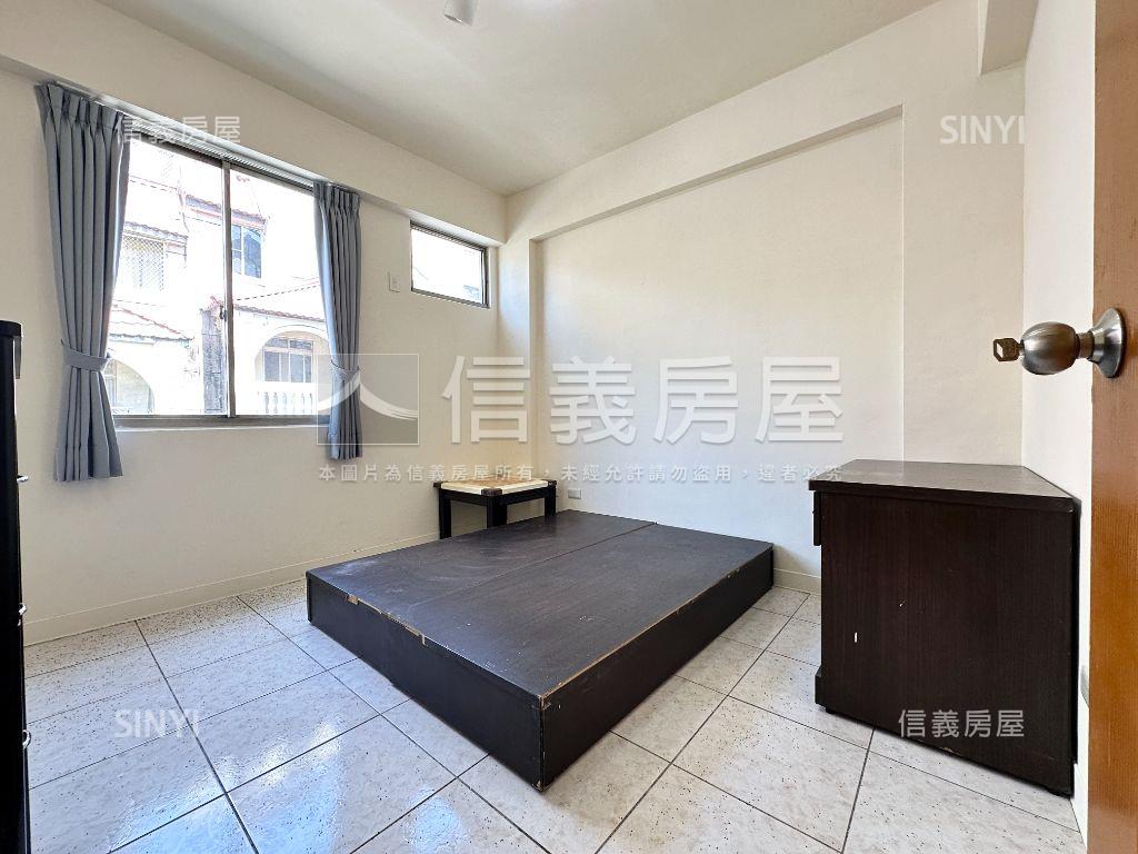 先看北屯觀山景清幽美別墅房屋室內格局與周邊環境