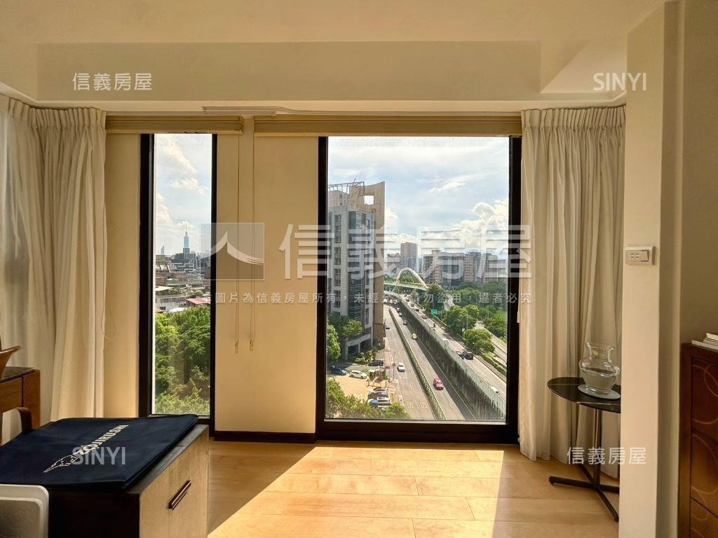 巨流河畔極景森活電梯三房房屋室內格局與周邊環境