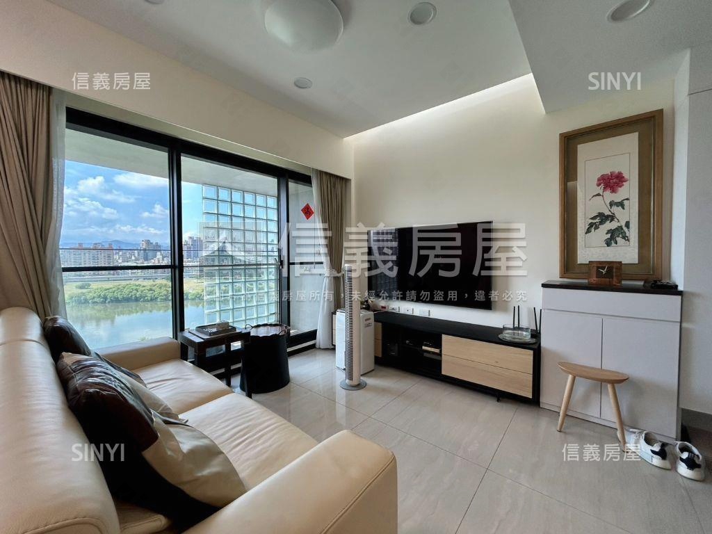 巨流河畔極景森活電梯三房房屋室內格局與周邊環境