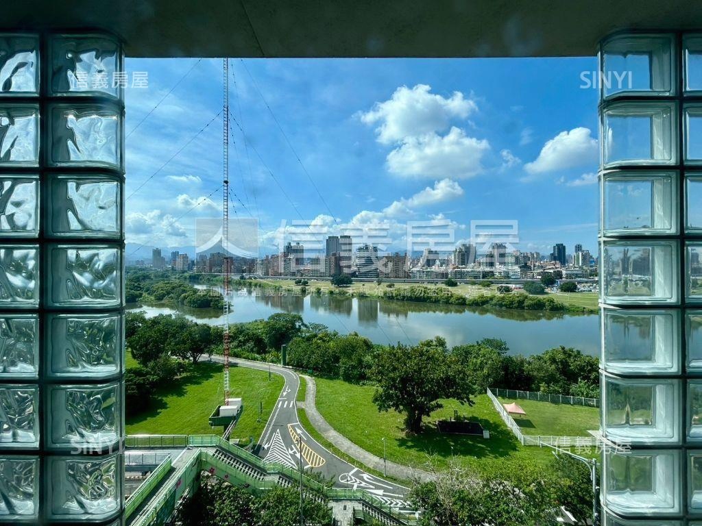 巨流河畔極景森活電梯三房房屋室內格局與周邊環境