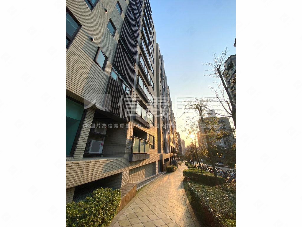 布拉諾面中庭舒心三房車位房屋室內格局與周邊環境