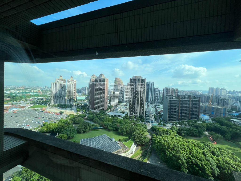 上善若水公園第一排豪邸房屋室內格局與周邊環境