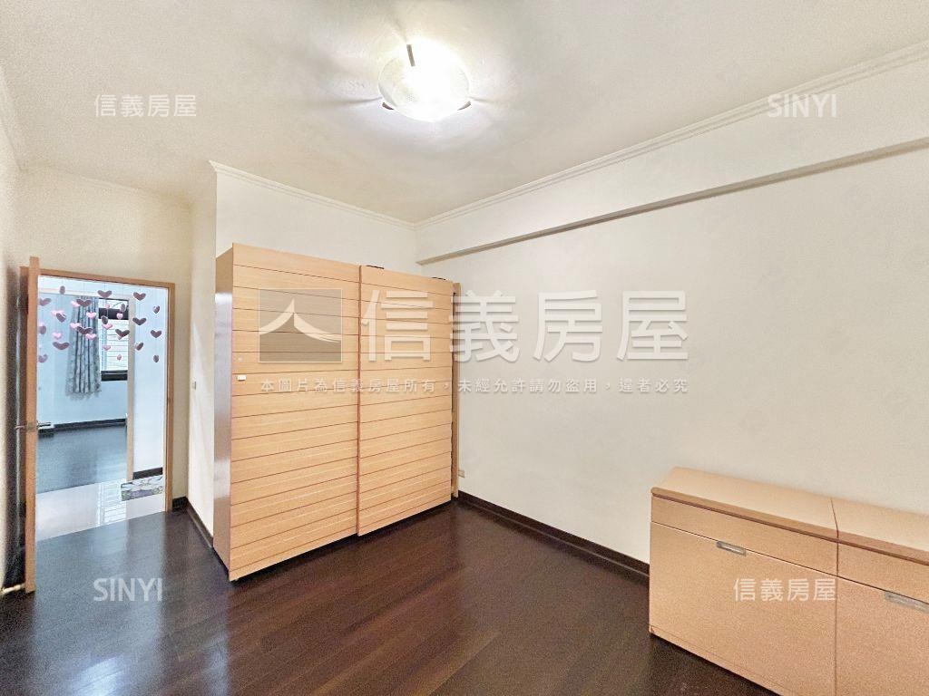 成家立業美３房平面車位房屋室內格局與周邊環境