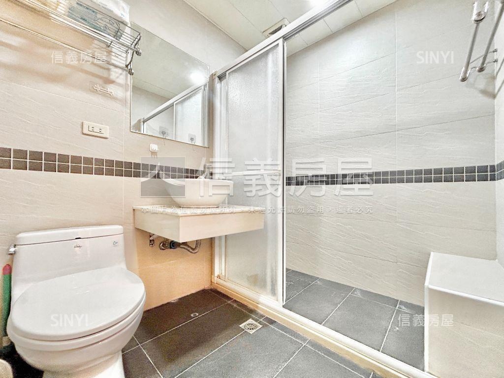 成家立業美３房平面車位房屋室內格局與周邊環境