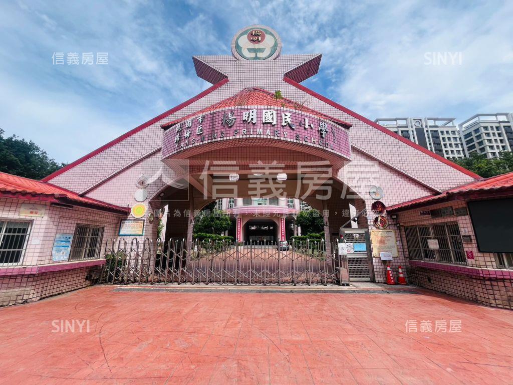 稀有鼎藏學苑兩房車位房屋室內格局與周邊環境