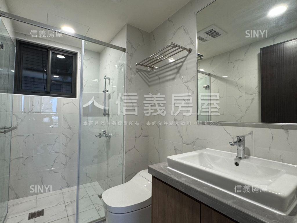 艾美館ＮＯ．８二房平車房屋室內格局與周邊環境