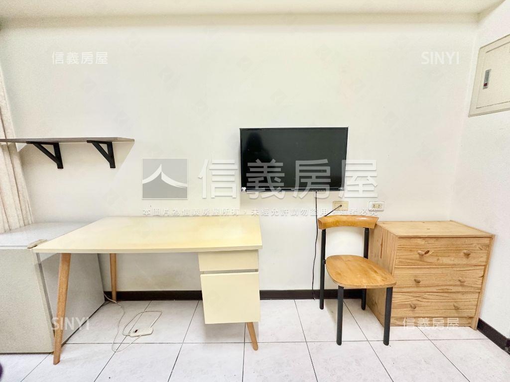 專任★逢甲套房先看這間房屋室內格局與周邊環境