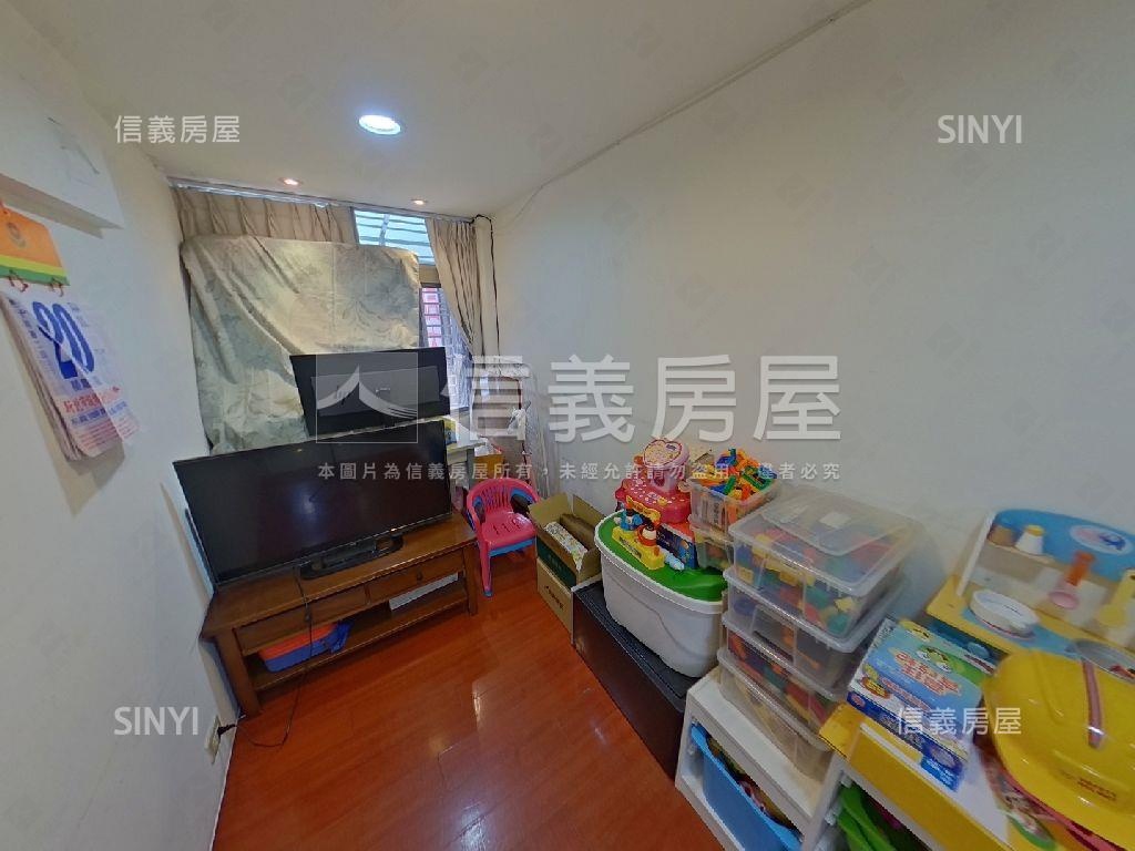 正忠孝路黃金三樓未來可期房屋室內格局與周邊環境