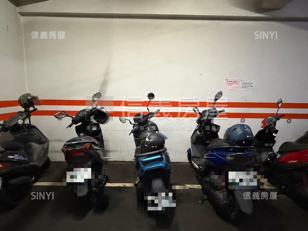 全世界｜高樓邊間面中庭房屋室內格局與周邊環境