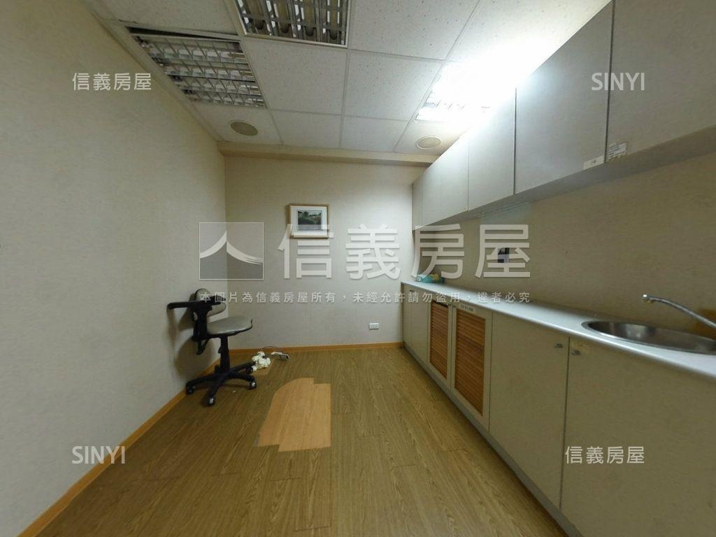 富春花園金店面住辦房屋室內格局與周邊環境
