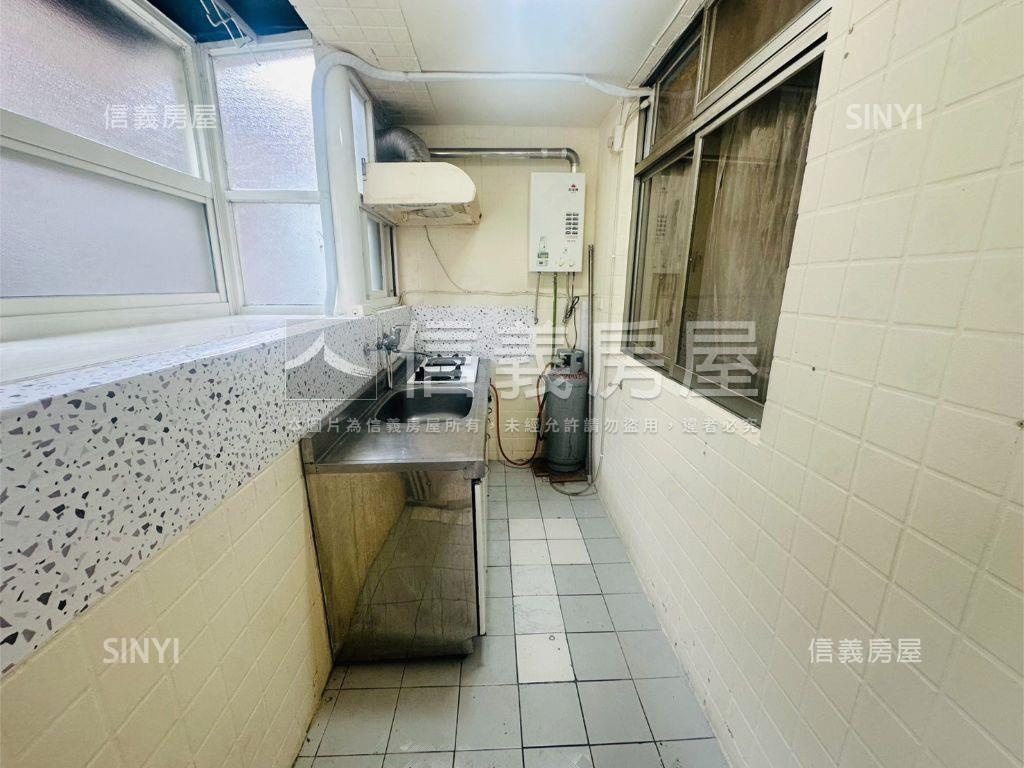 精典優質小資宅三房房屋室內格局與周邊環境