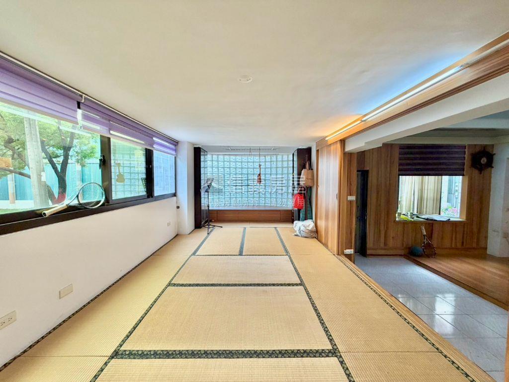 仁武國小旁雙拼美透天房屋室內格局與周邊環境