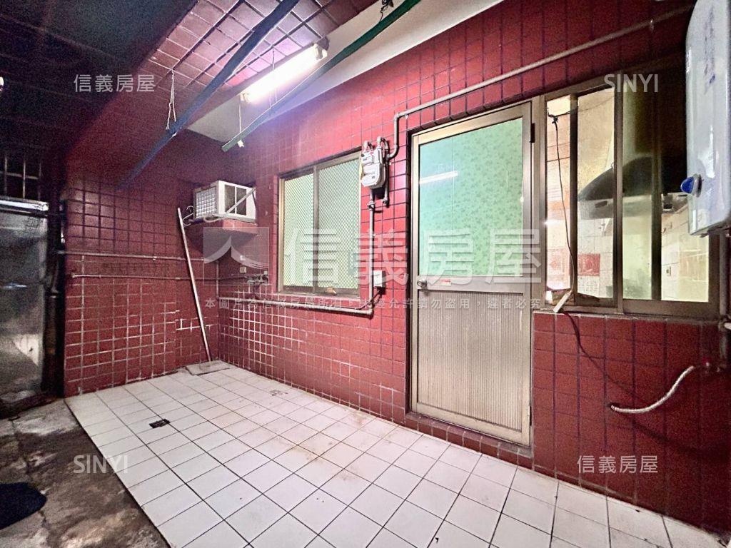 優質捷運舒適三房車位房屋室內格局與周邊環境