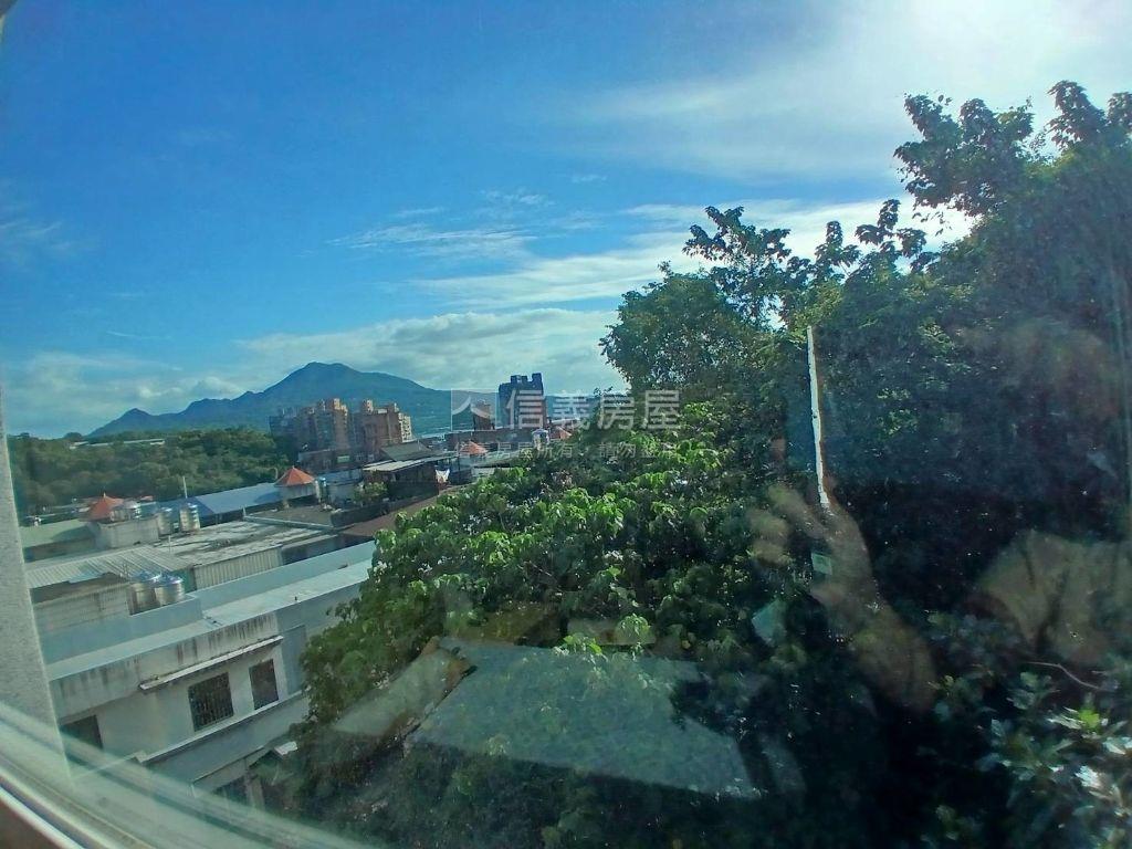 財庫邊間景觀套房房屋室內格局與周邊環境