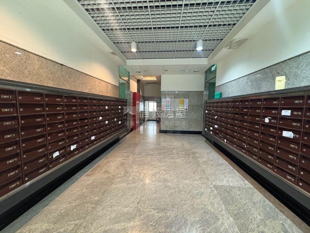 財庫邊間景觀套房房屋室內格局與周邊環境