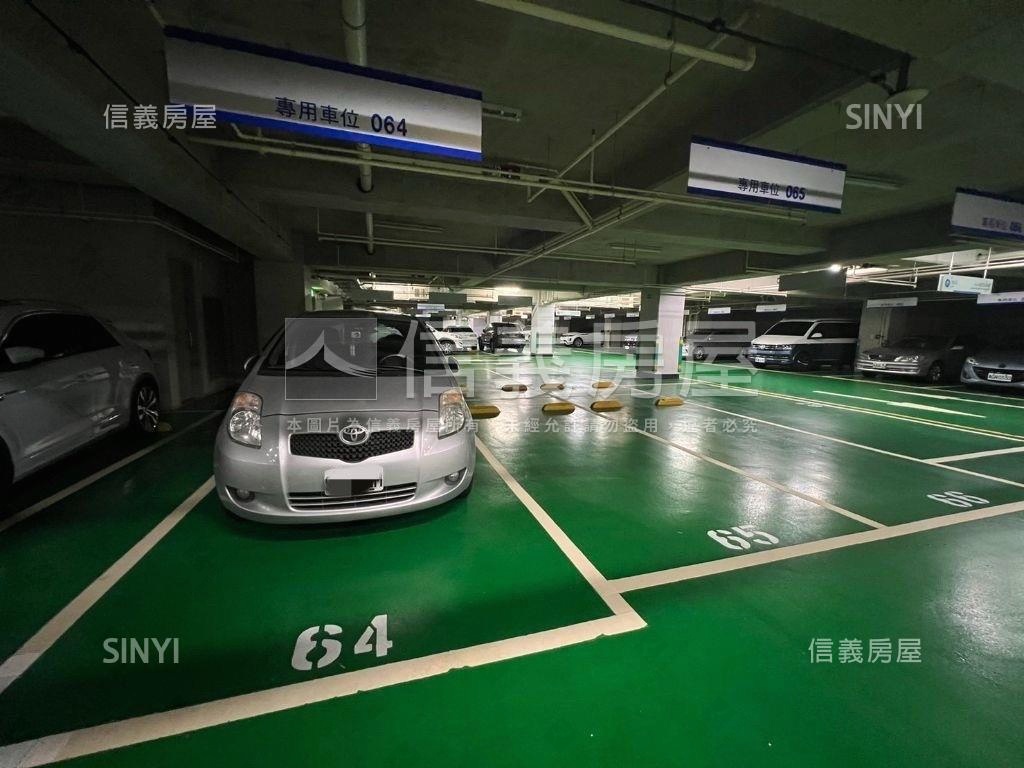 內科日內瓦面寬金店房屋室內格局與周邊環境