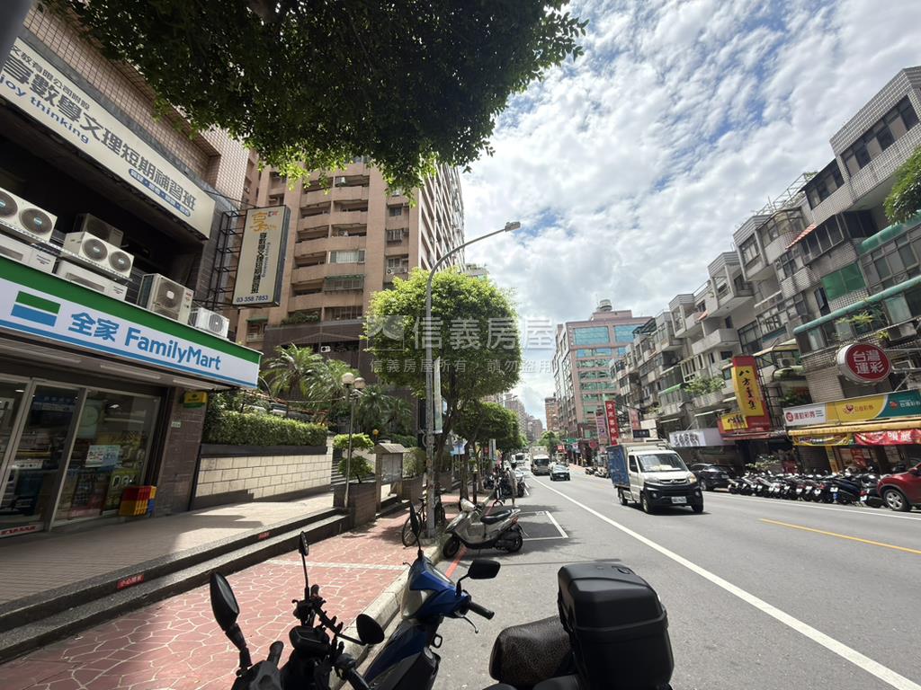 大有路高樓四房車位屋況佳房屋室內格局與周邊環境