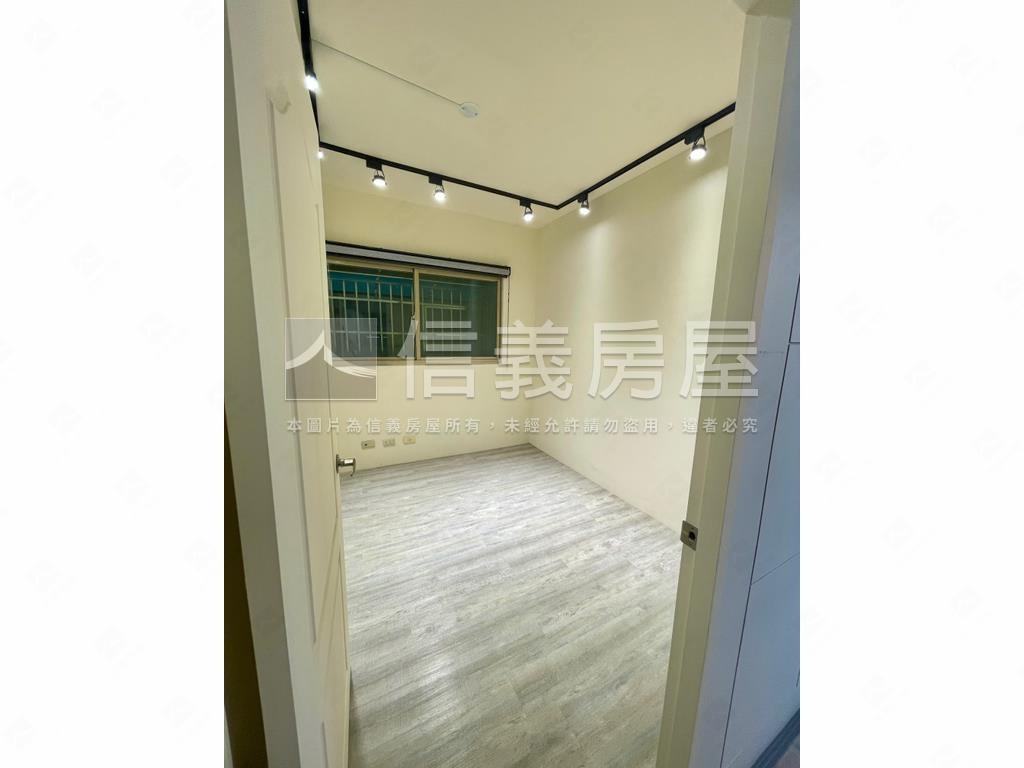 郡將真情震後三房車位房屋室內格局與周邊環境