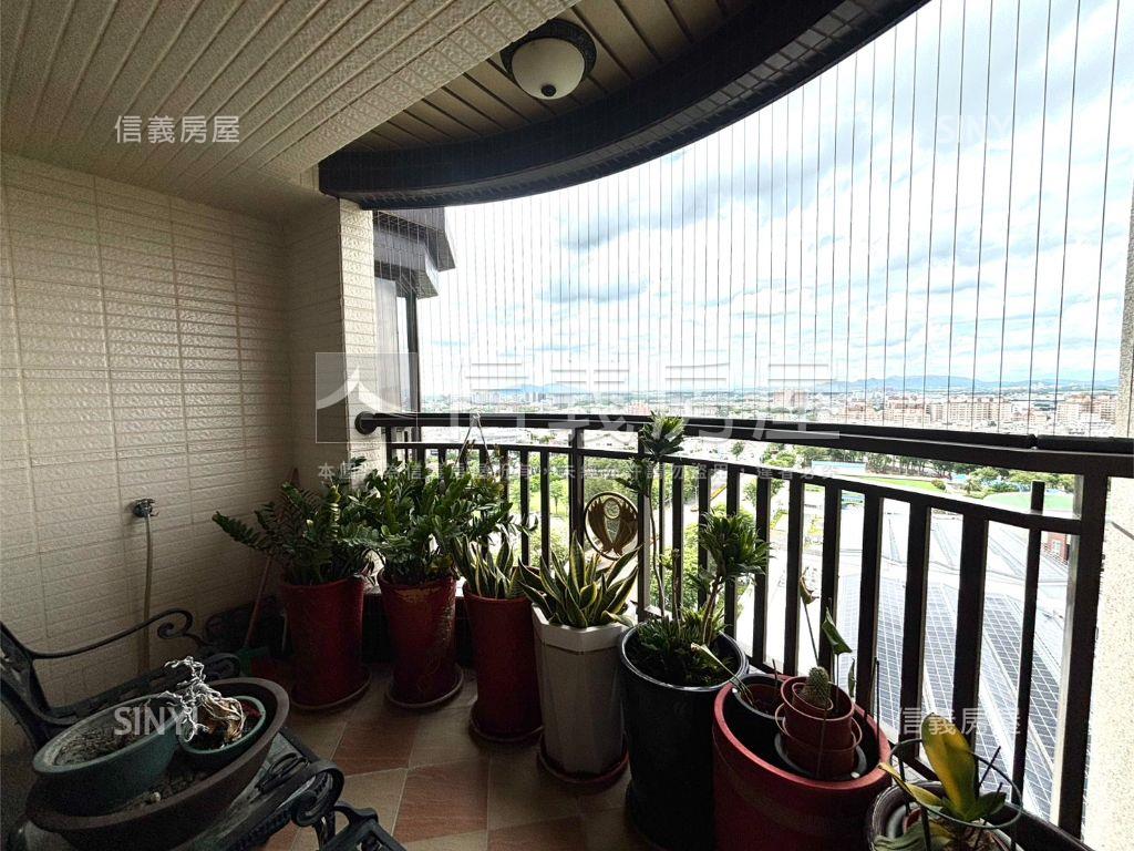 楠梓瀚百萬裝潢景觀豪邸房屋室內格局與周邊環境