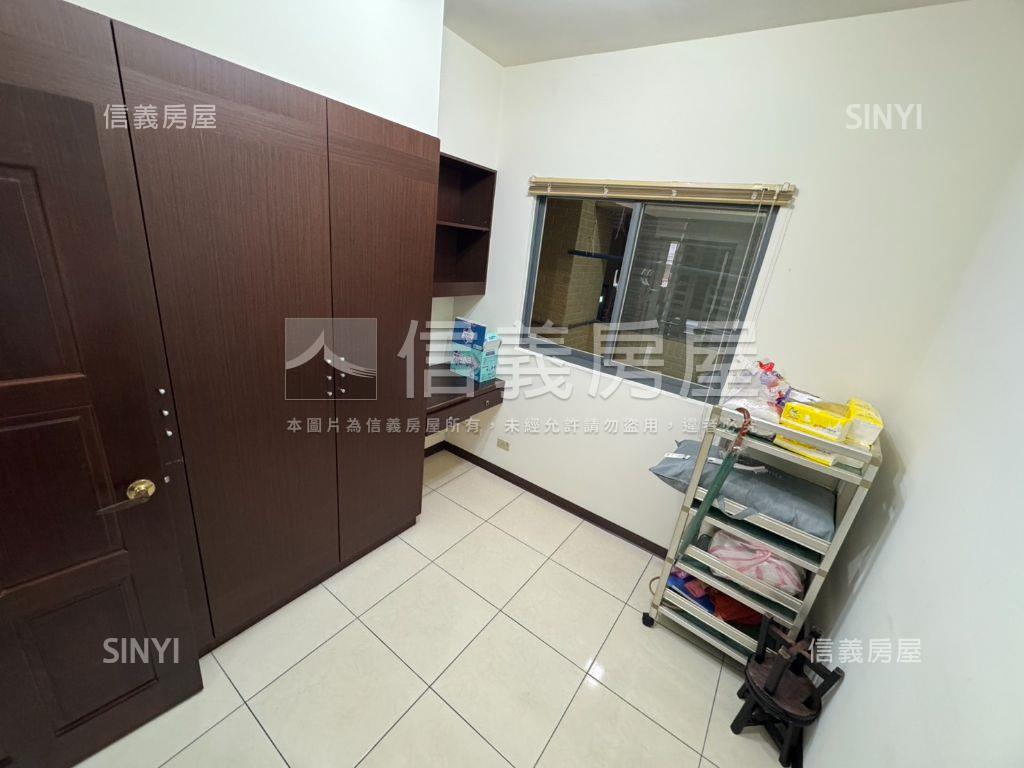 專任☆稀有大學園區四房房屋室內格局與周邊環境