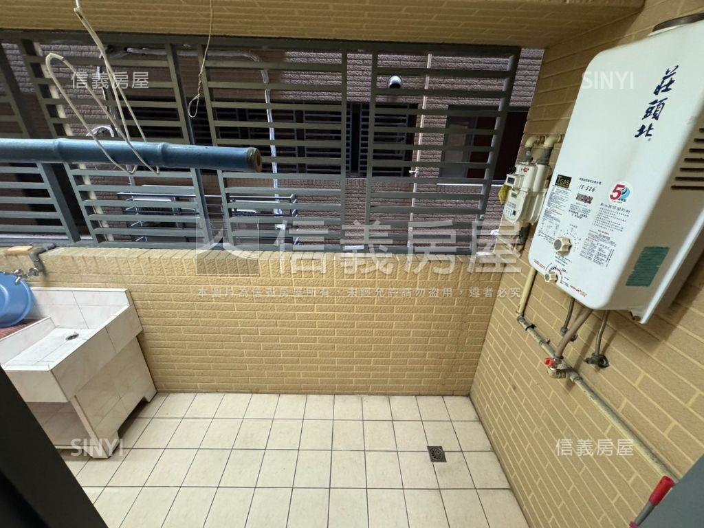 專任☆稀有大學園區四房房屋室內格局與周邊環境
