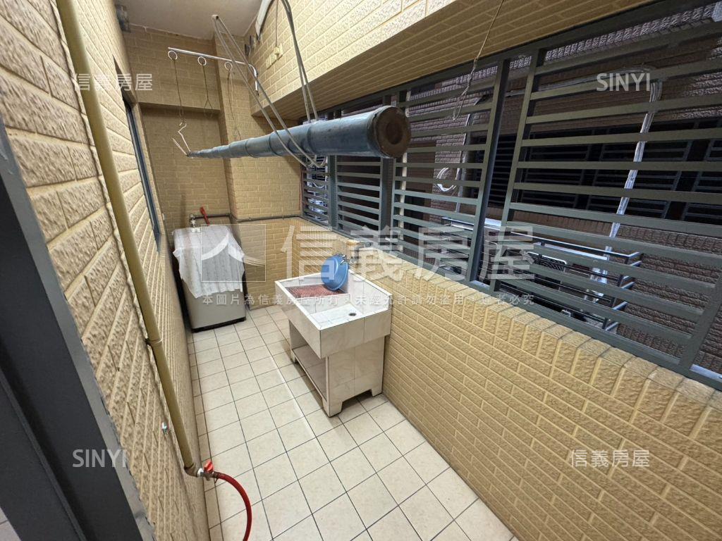 專任☆稀有大學園區四房房屋室內格局與周邊環境