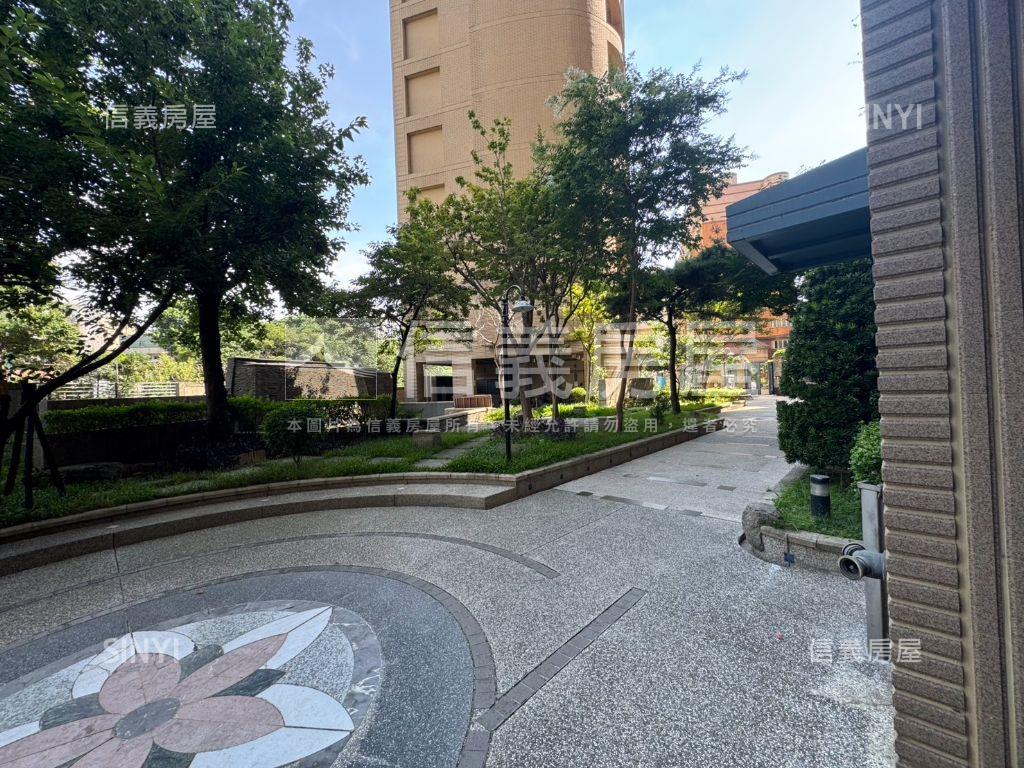 專任☆稀有大學園區四房房屋室內格局與周邊環境