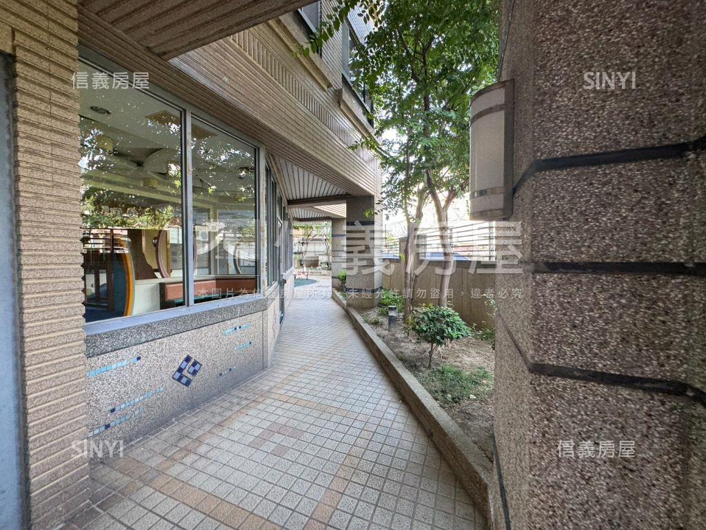 專任☆稀有大學園區四房房屋室內格局與周邊環境