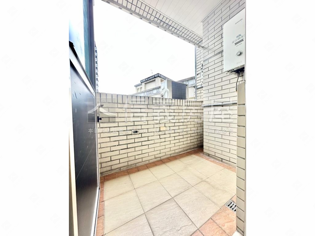 近萬大ＬＧ０８三房車位房屋室內格局與周邊環境