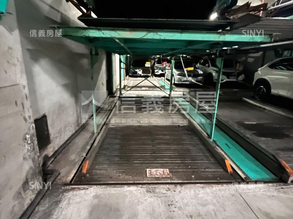 荷堤車位１５６號房屋室內格局與周邊環境