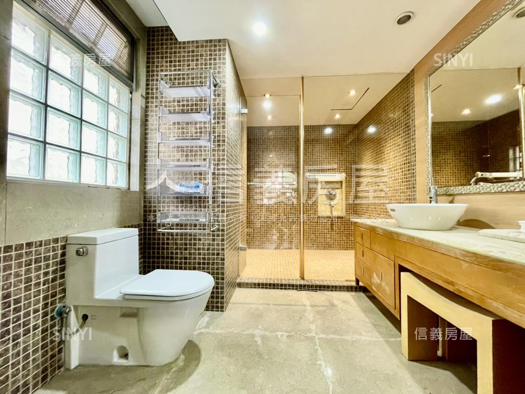 藏峰氣派鋼骨高樓名宅房屋室內格局與周邊環境