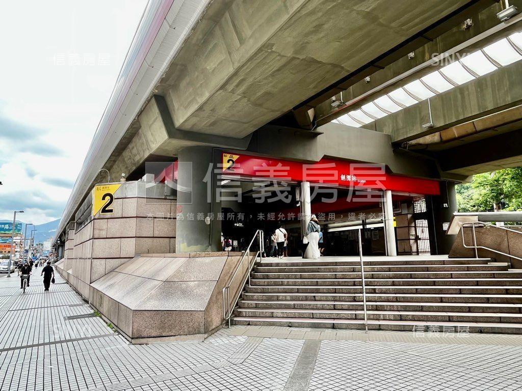 藏峰氣派鋼骨高樓名宅房屋室內格局與周邊環境