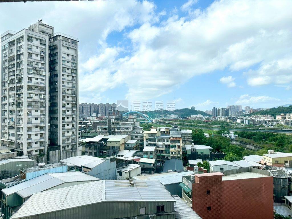 近車站春田吉市２房房屋室內格局與周邊環境
