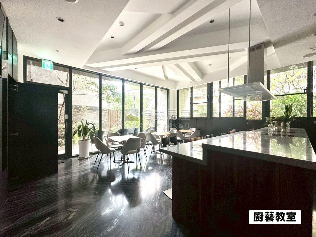 近車站春田吉市２房房屋室內格局與周邊環境