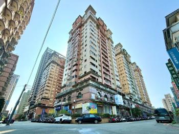 稀有釋出大俊國樓店配車位