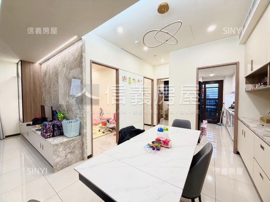 芬蘭極光四房河景帝王戶房屋室內格局與周邊環境