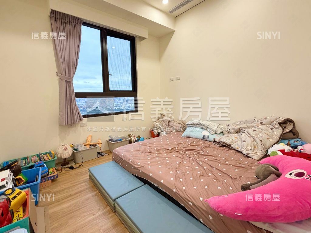 芬蘭極光四房河景帝王戶房屋室內格局與周邊環境