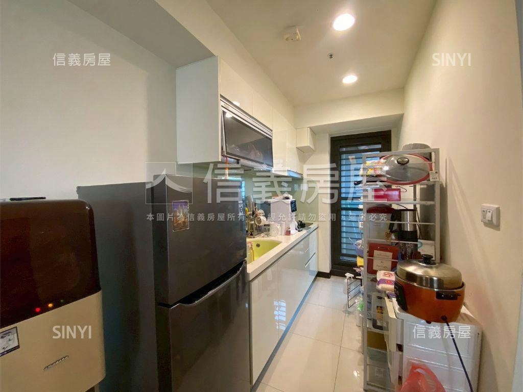 水岸之星兩房平車誠售可看房屋室內格局與周邊環境