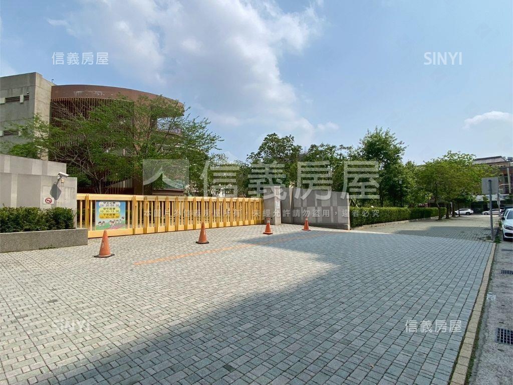 水岸之星兩房平車誠售可看房屋室內格局與周邊環境