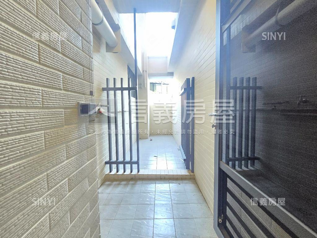 文山特區．兩房兩衛附車位房屋室內格局與周邊環境