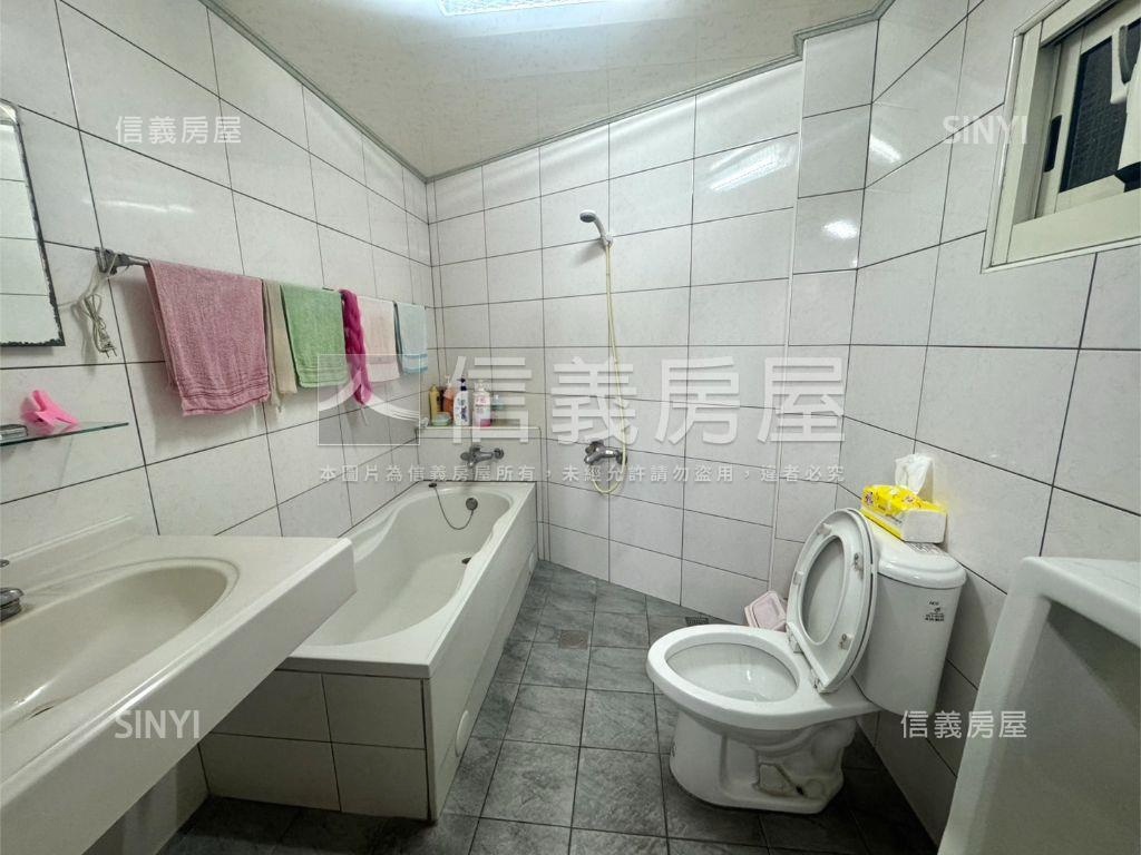 百坪三照住商用房屋室內格局與周邊環境