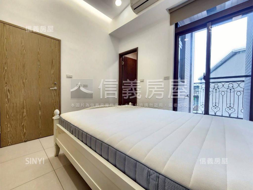 信義國際挑高美妝房屋室內格局與周邊環境