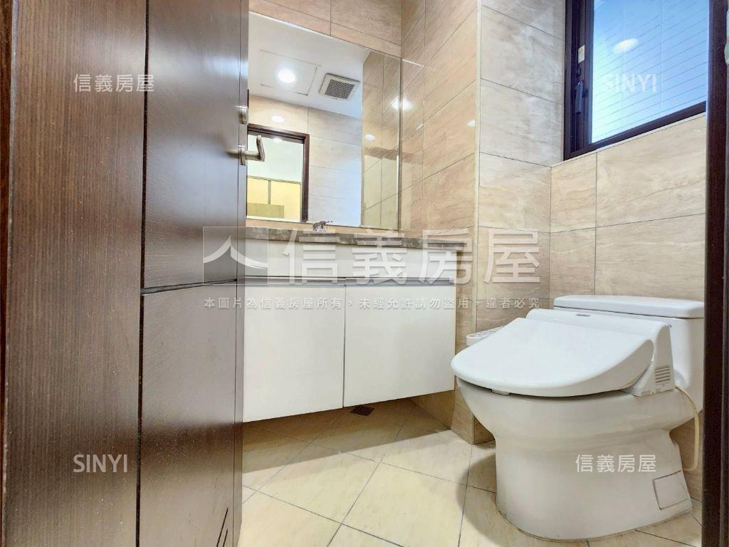 信義國際挑高美妝房屋室內格局與周邊環境