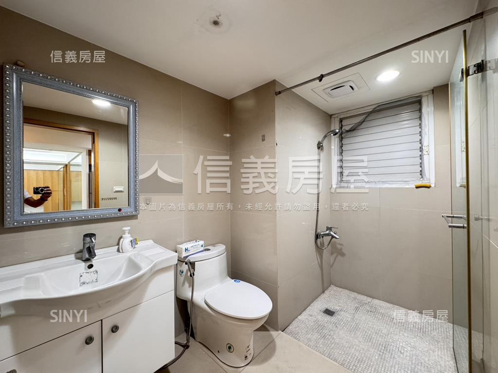 稀有三面採光明亮商辦房屋室內格局與周邊環境