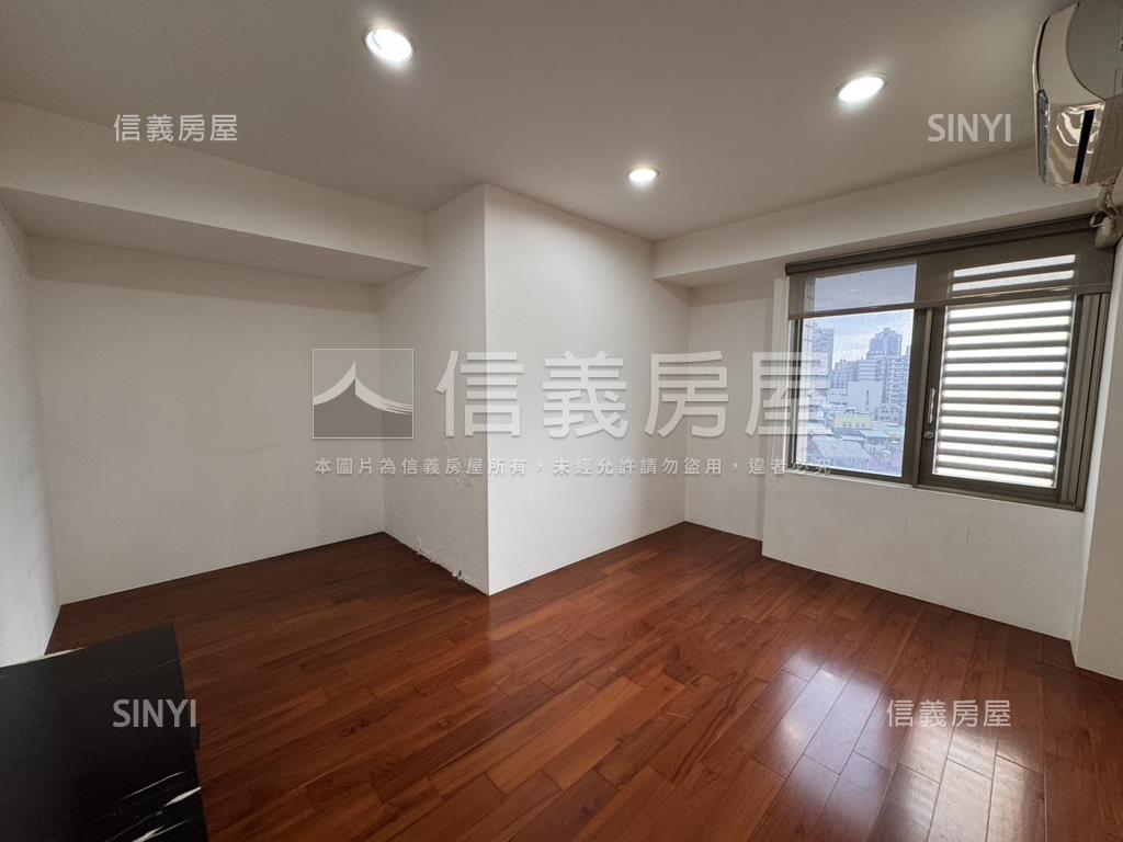 稀有三面採光明亮商辦房屋室內格局與周邊環境